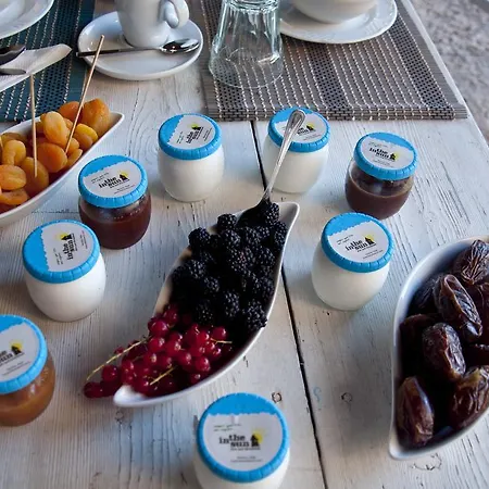 B&B In The Sun Bed and Breakfast Βερόνα